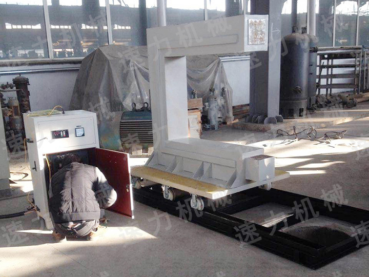 沈陽隆德電機有限公司使用我司大型轉(zhuǎn)子支架齒輪通用型加熱器使用現(xiàn)場